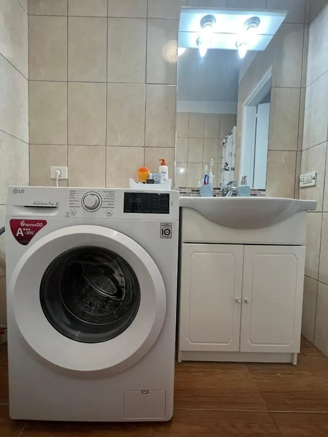 Spacious 3 Bedroom Apartment In Puerto De Santiago. Walk To The Beach. Fast Wifi, Netflix, Workstation. Spanje