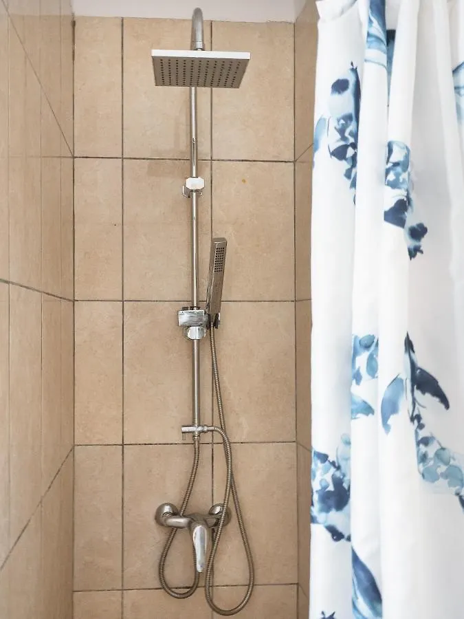 Spacious 3 Bedroom Apartment In Puerto De Santiago. Walk To The Beach. Fast Wifi, Netflix, Workstation. 0*, Puerto de Santiago (Tenerife) Spanje