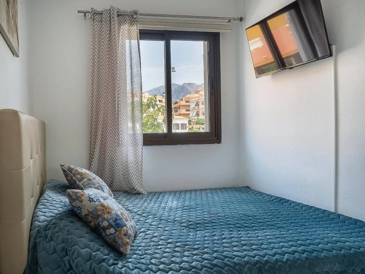 Spacious 3 Bedroom Apartment In Puerto De Santiago. Walk To The Beach. Fast Wifi, Netflix, Workstation. Puerto de Santiago (Tenerife)